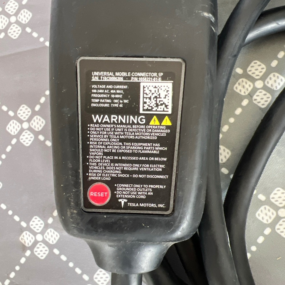 Tesla Gen 1 Universal Mobile Connector 40A NEMA 14-50 EV Charger 1058221-01-E - Picture 2 of 10